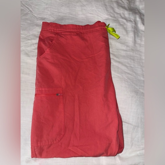 FIGS *LIMITED EDITION* Hot Coral Yola Scrub Pants XXL/P - Picture 7 of 7